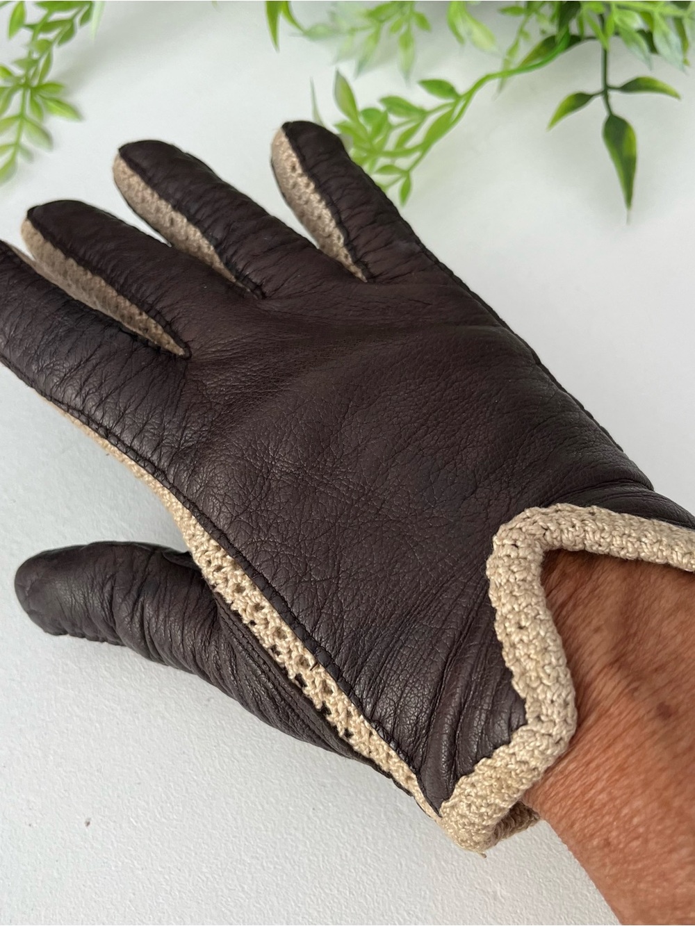Vintage Women’s dark Brown Italian Leather beige Crochet Driving Gloves Soft 7